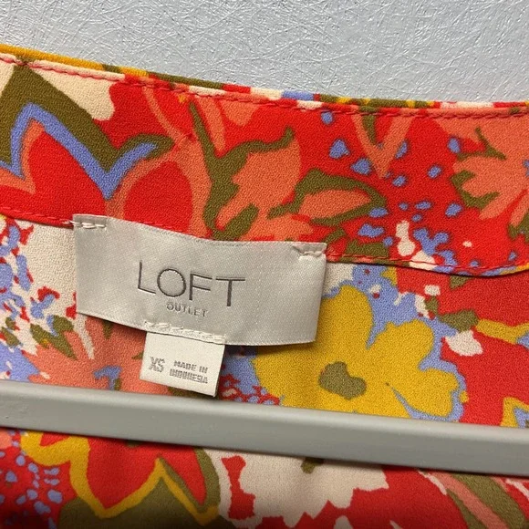 LOFT Outlet Floral Peplum Blouse Women's XS Sleeveless Button Front‎ - Picture 5 of 6